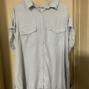 Vertical strip sleeveless button up size 2XL